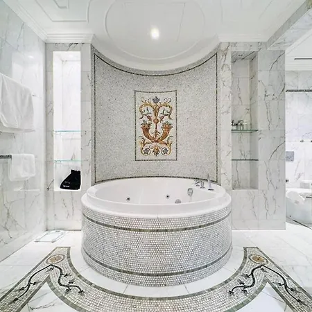 Brown Stone - Palazzo Versace Waterfront View Dubai Exterior photo