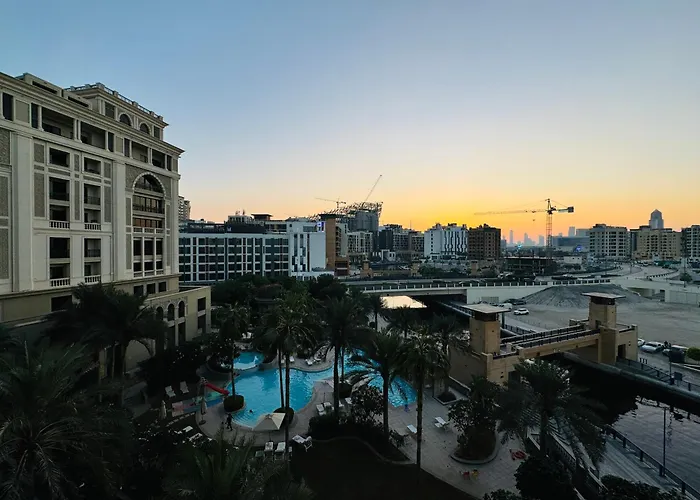 Brown Stone - Palazzo Versace Waterfront View