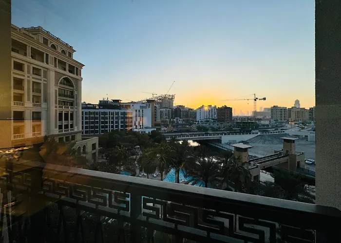 Brown Stone - Palazzo Versace Waterfront View